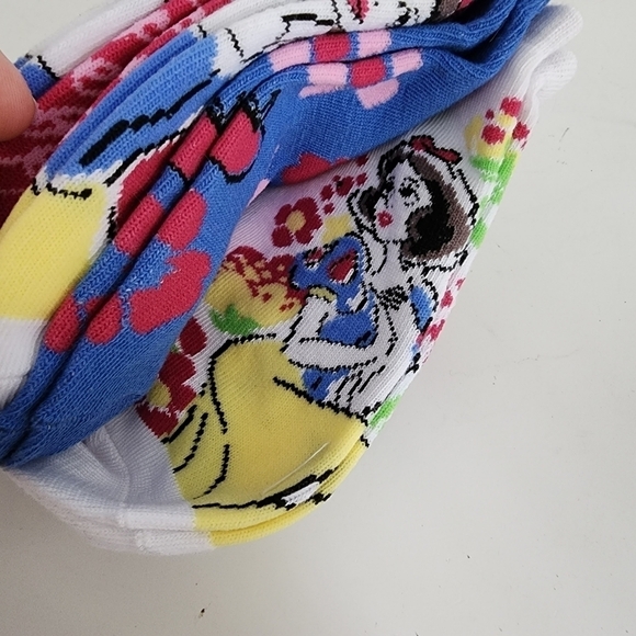 NWT Disney Princess Snow White Pair 5 No Show Socks - Picture 9 of 11